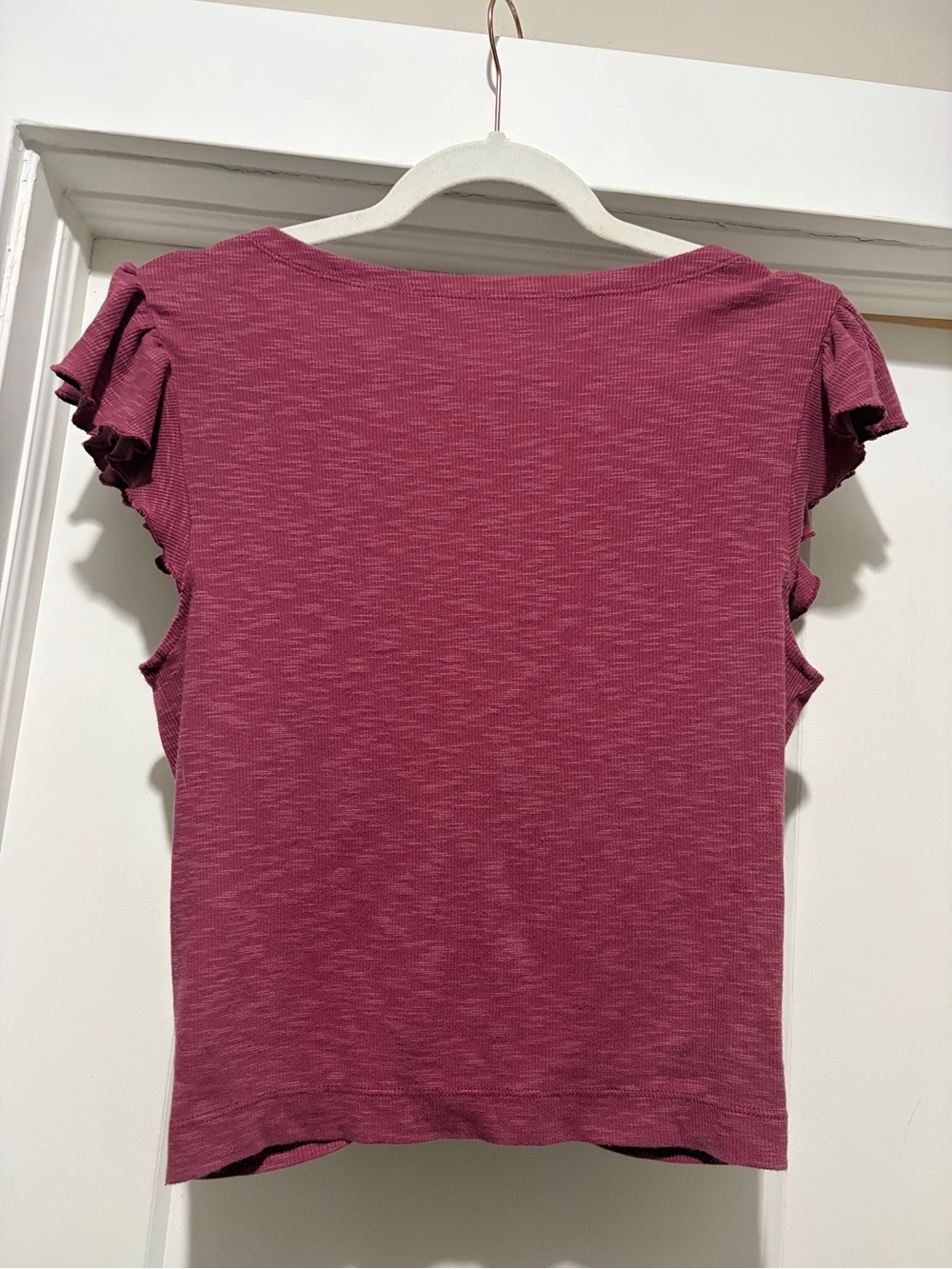 GAP Raspberry Ruched V-Neck Crop Top - Picture 2 of 4